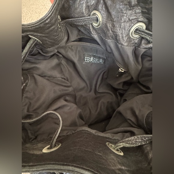 Tylie Malibu black pebbled leather shoulder hobo bag - Picture 15 of 16